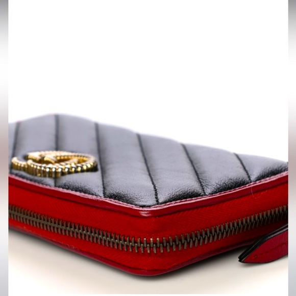 Gucci Authentic Marmot Diagonal Quilted. Leather Zip Around Wallet - Picture 4 of 11